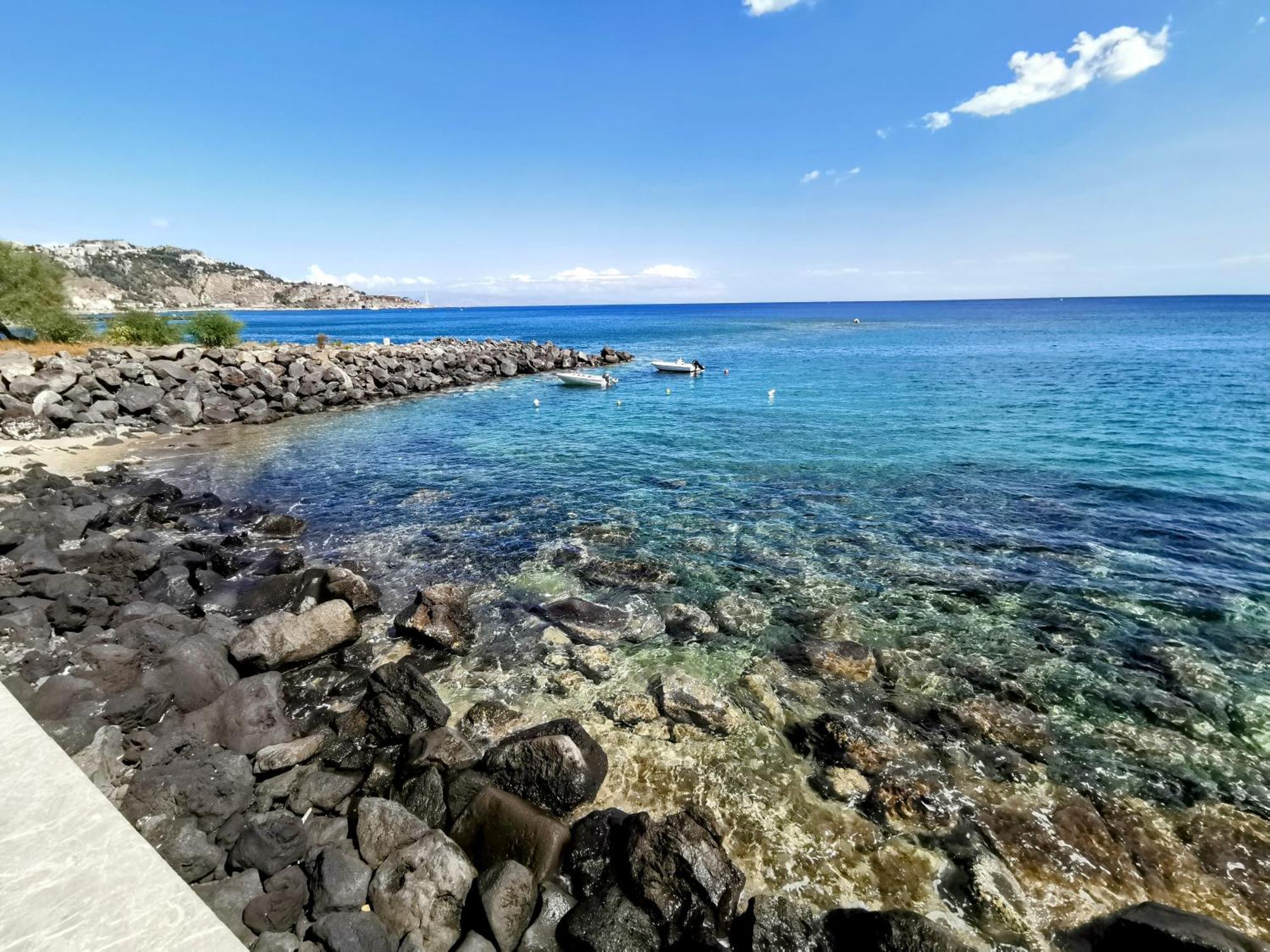 Super Panorama & Astonishing Apartment Seaview Giardini Naxos Exterior foto