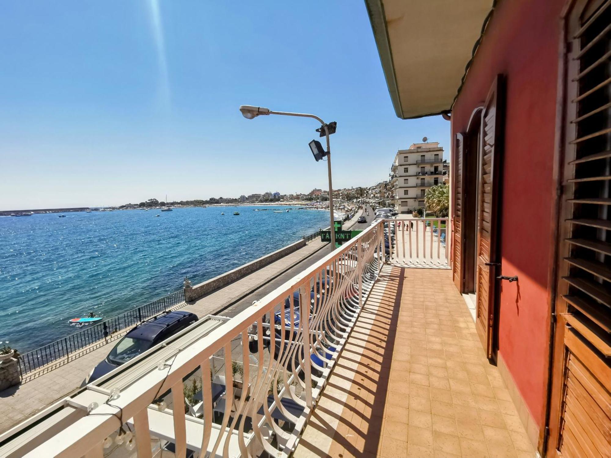 Super Panorama & Astonishing Apartment Seaview Giardini Naxos Cameră foto