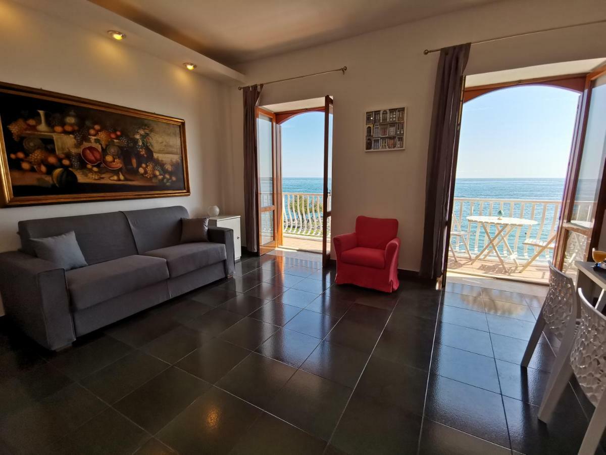 Super Panorama & Astonishing Apartment Seaview Giardini Naxos Exterior foto